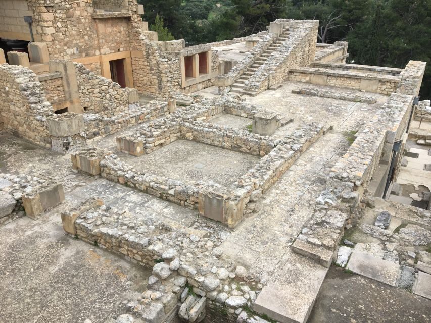 Knossos Palace Guided Walking Tour (Without Tickets) - Key Things You’ll Notice on This Knossos Tour