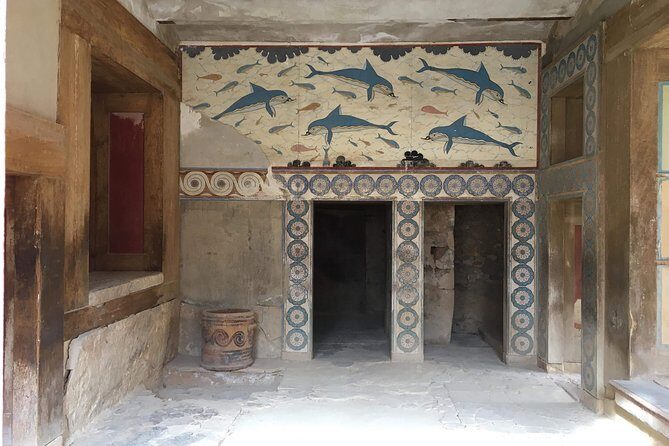 Labyrinth of Knossos Skip-the-Line Ticket with Tour Guide - Your guide experience: stories, theories, and real archaeology talk