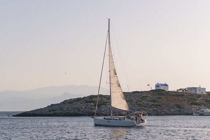 Private Sailing Cruise from Heraklion to Dia Island - The on-board meal: wine, fruit, and snacks that fit the pace