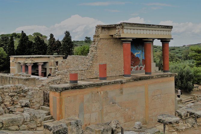 Private Tour Knossos & Heraklion City - How the private setup works in Heraklion