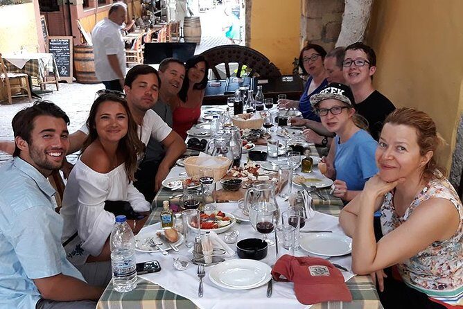 PRIVATE Walking Tour with Lunch and Wine Tasting by a Sommelier - Lunch in Old Town: expect a feast, not a light meal