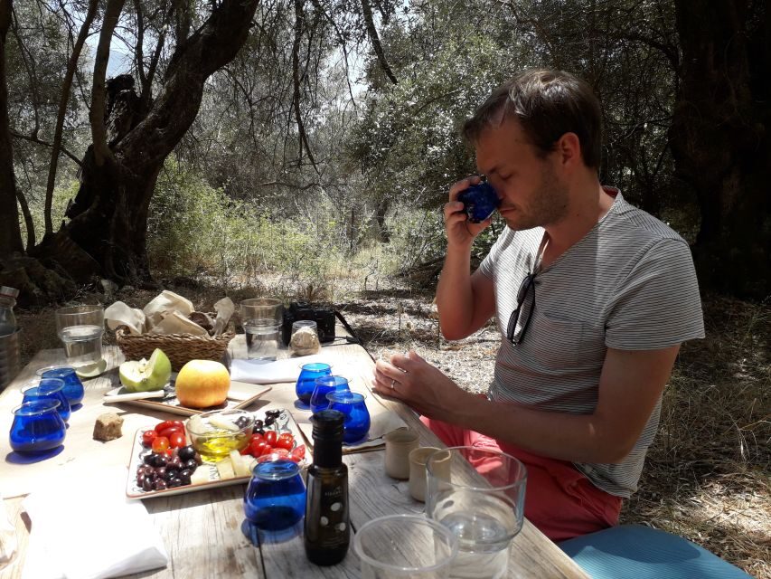 Rethymno: Olive Oil Tasting with Cretan Food Pairing - Who should book this Rethymno olive oil tasting?