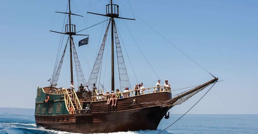Rethymno: Sunset Cruise on a Wooden Pirate Boat - The cruise route: Fortezza, the Venetian Port, lighthouse views, then city lights