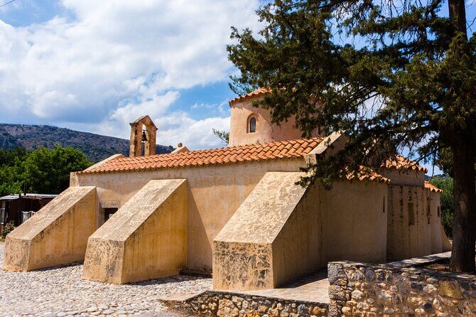 Road-trip to Lasithi, Zeus Cave, Vidiani, Krasi & Olive Mill Farm - Guides and Drivers: The Human Factor That Makes the Day Work