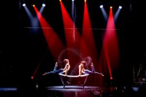 Spectacular Dinner-Show - Stop at Alar Dinner-Show Theatre: aperitif, dinner service, and the show rhythm