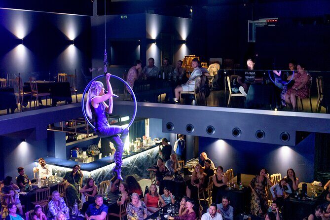 Spectacular Dinner-Show - VIP tables: when paying extra changes the experience