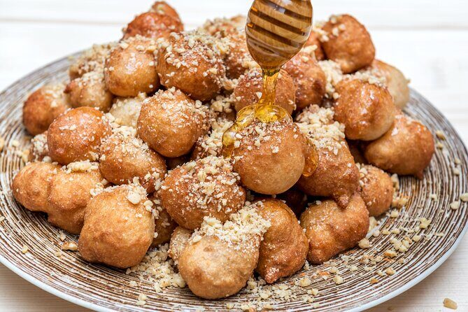 Walking Food Tasting Tour in Chania Town - The guide factor: Natasha and the art of food storytelling